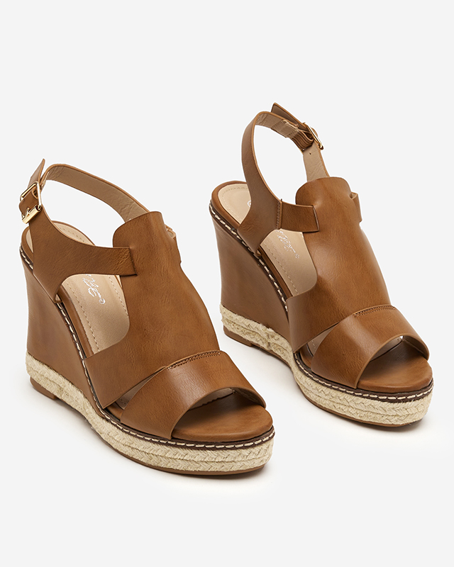 Sandale de damă maro deschis pe pană înaltă Clack – Pantofi royal-fashion imagine noua 2022