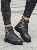 Gri deschis || szary