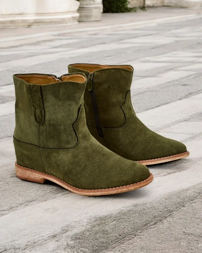 Cizme Royalfashion cu stil cowboy pe un toc acoperit cu platformă Patorias