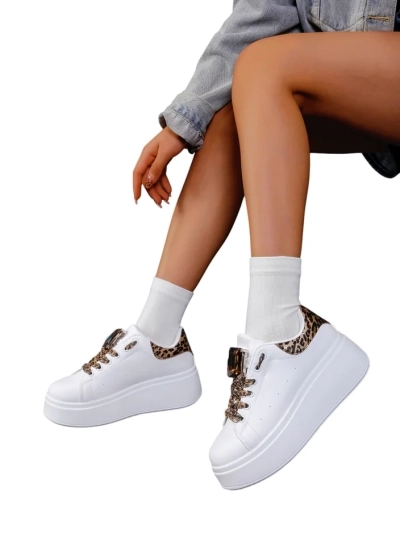 Sneakers sport pentru femei Royalfashion pe o platformă Safirrat