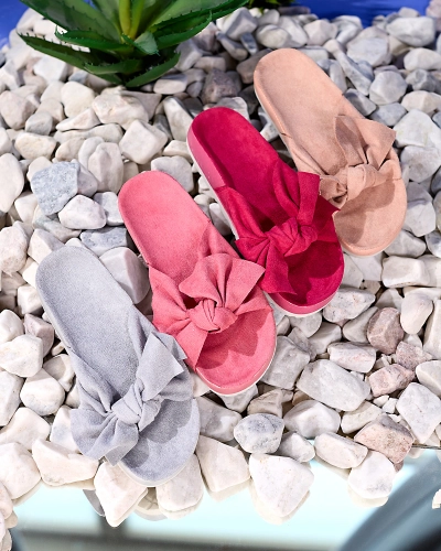 Royalfashion Șlapi de damă din piele ecologică de sued cu fundiță în gri Suui