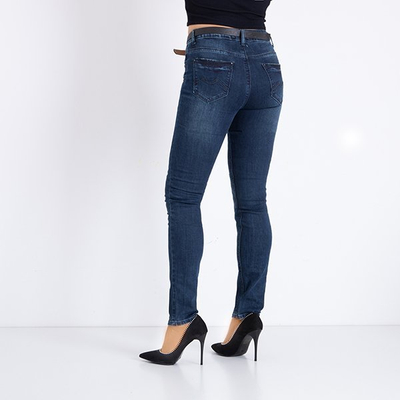 Pantaloni din denim de culoare albastru marin, cu o centură - Îmbrăcăminte