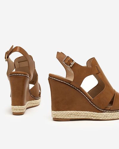 OUTLET Sandale de damă maro deschis pe pană înaltă Clack - Pantofi