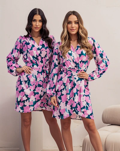 Rochie de damă până la genunchi în pattern floral