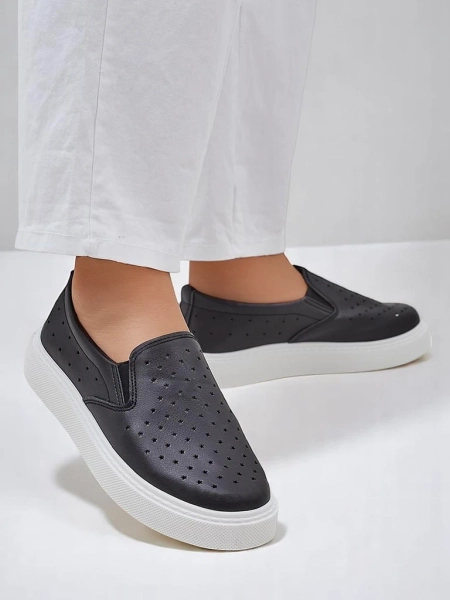 Royalfashion Pantofi slip-on perforați de femei Emayla