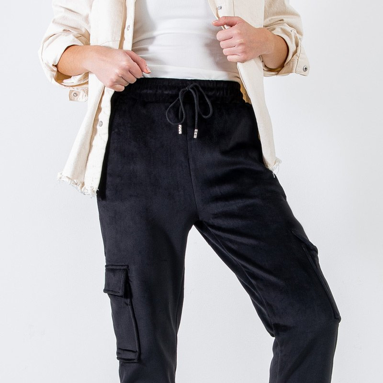 Pantaloni cargo de culoare neagră pentru femei - Haine