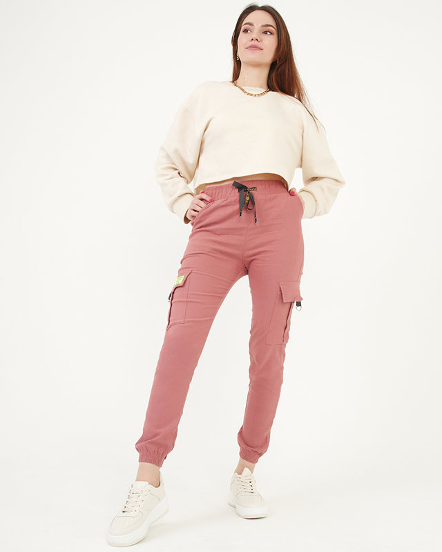 Pantaloni cargo de damă din material de culoare coral - Îmbrăcăminte