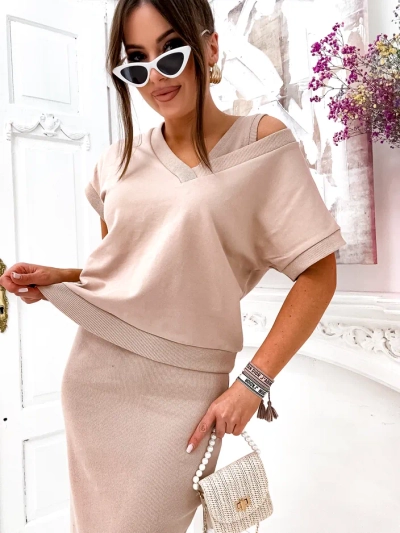Set Royalfashion pentru femei cu un top care dezvăluie și o rochie până la genunchi