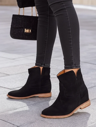 Cizme cowboy de la Royalfashion pe o talpa acoperita Blueston