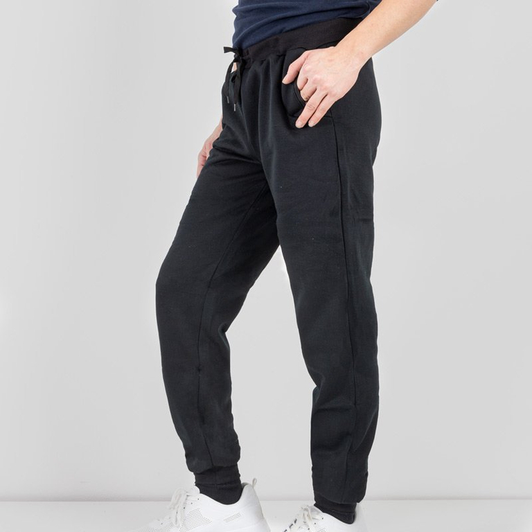 Treninguri izolate negre pentru bărbați - Îmbrăcăminte