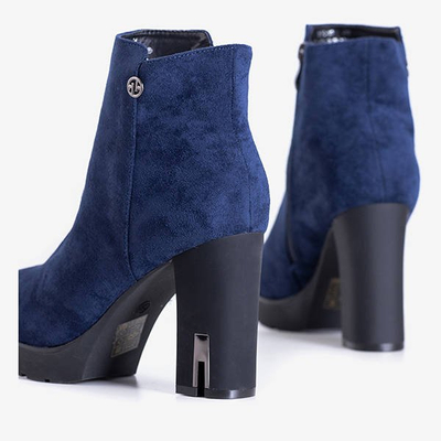 Cizme izolate albastru marin pe un post înalt Madena - Pantofi