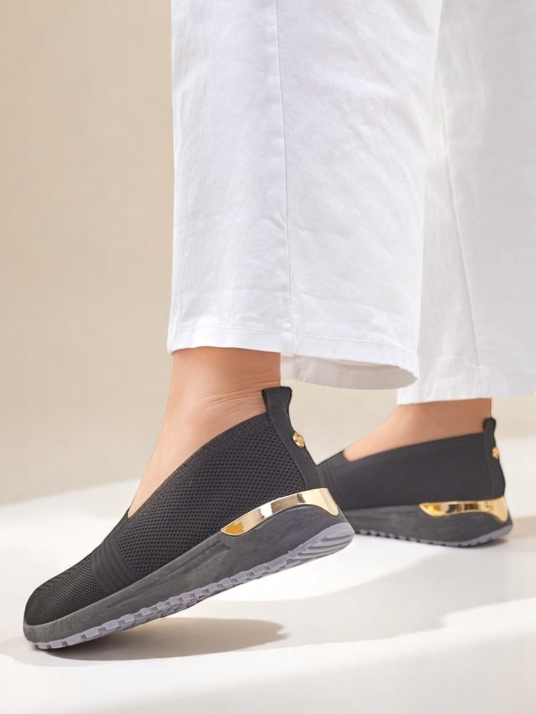 Royalfashion Pantofi slip-on din material pentru femei Perfeti