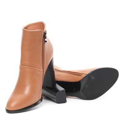 Brązowe botki na słupku Oliviera- Obuwie