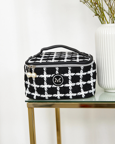 Royalfashion Geantă cosmetică pentru femei cu carouri în negru