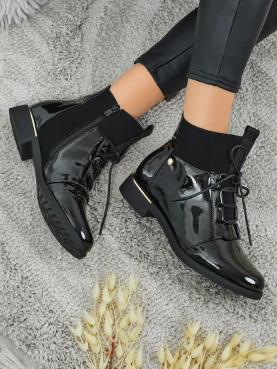 Botine de damă lăcuite cu șireturi Avoria