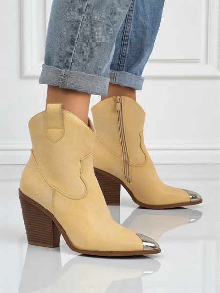 Romane kovbojki pa obcas le dekorativno aglico Glacier Fang