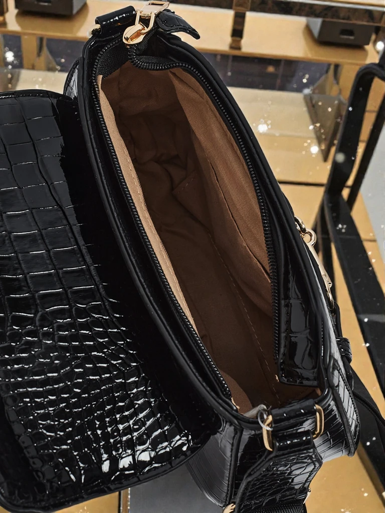 Torebă mică de damă lăcuită din piele ecologică Lurenn