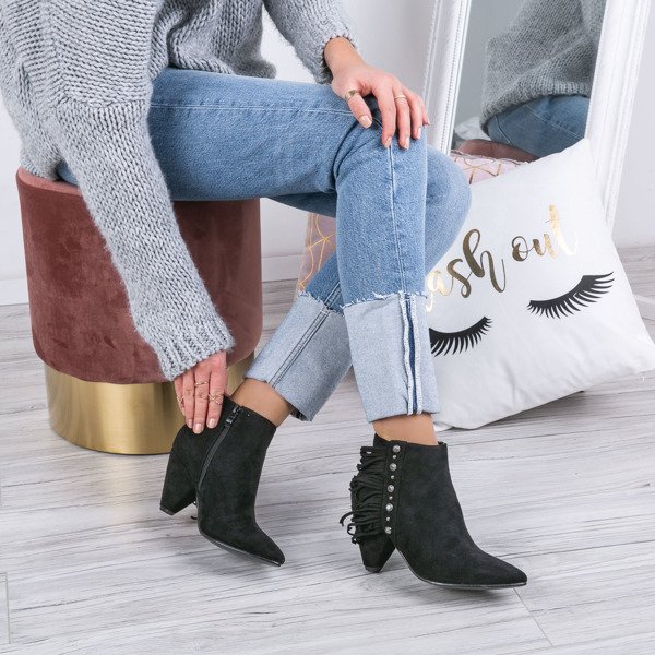 Czarne botki na trójkątnym obcasie Madelynn - Obuwie