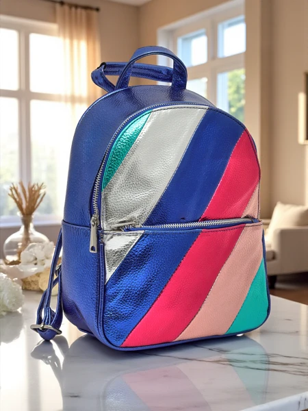 Royalfashion Rucsac de damă din piele ecologică cu dungi metalice Metallic Stripes