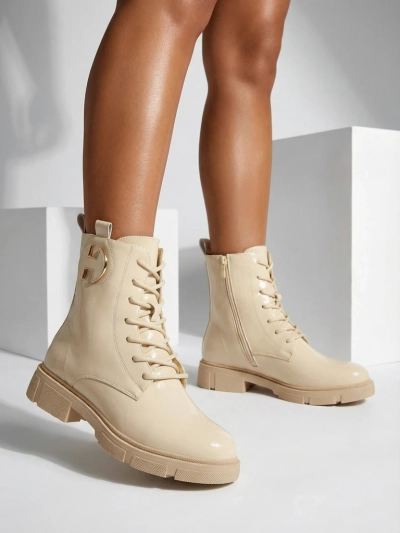 Botine de damă lăcuite cu șireturi Kalen