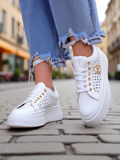 Aurelia Bianca – Adidași albi cu platformă Royalfashion Ecru