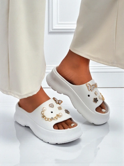 Royalfashion Sandale de damă din cauciuc cu ornamente Slash Glam