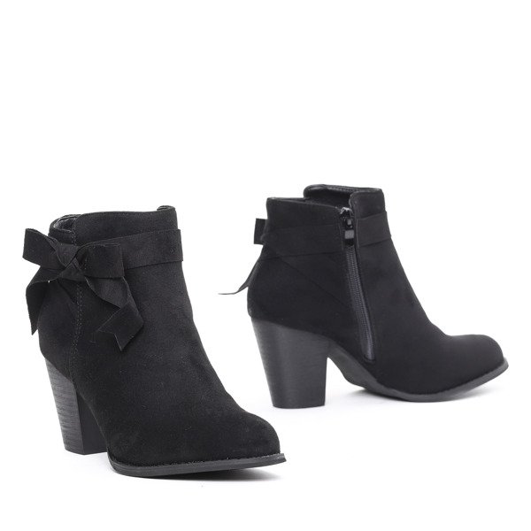 Czarne botki z eko zamszu Akane- Obuwie