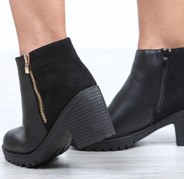 Czarne botki na słupku Dalary- Obuwie