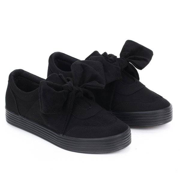 Czarne trampki z kokardą - Obuwie