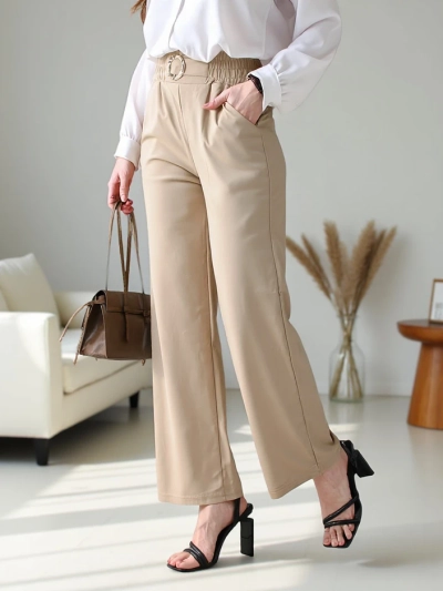 Pantaloni largi pentru femei Royalfashion cu o cataramă decorativă