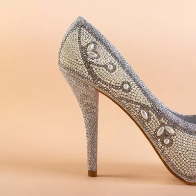 OUTLET Pompe argintate din brocart pentru femei, cu ornamente Belis - Pantofi