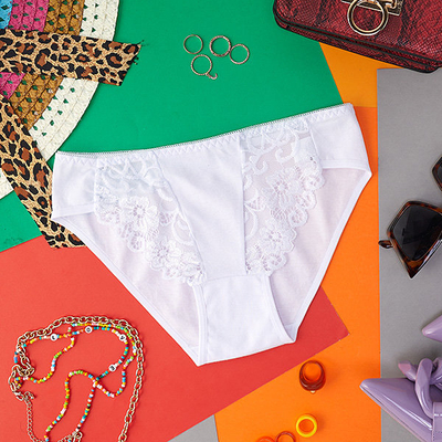 Slip de dama alb cu dantela - Lenjerie intima