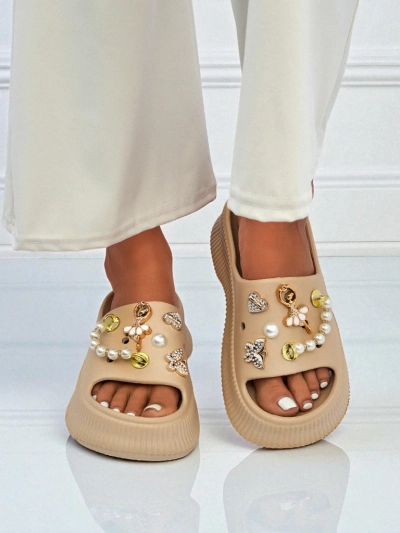 Royalfashion Sandale de damă din cauciuc cu ornamente Slash Glam