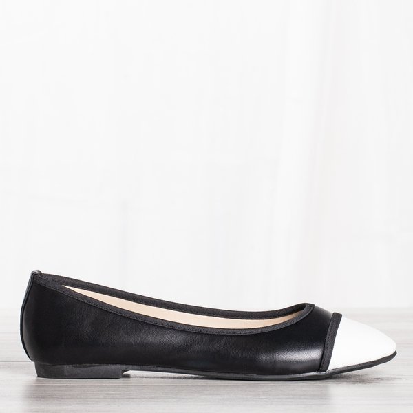 Czarne baleriny z białym noskiem Larnaka - Obuwie