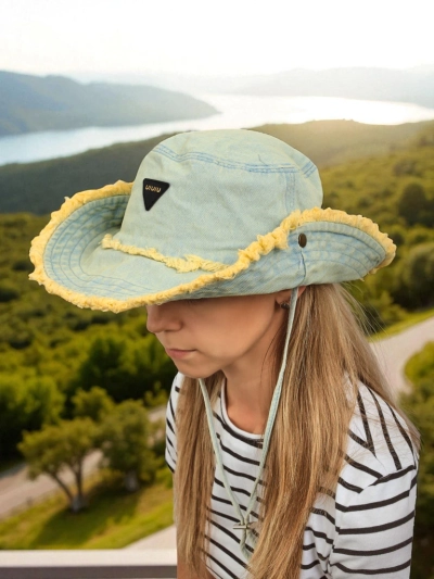 Topi matahari wanita Aristea jins pastel dengan trim kuning boho