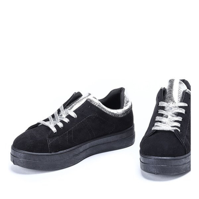 Czarne tenisówki z pomponami Halie - Obuwie