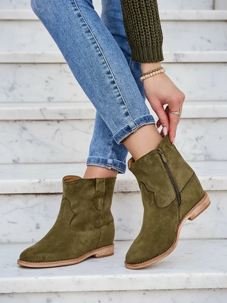 Cizme Royalfashion cu stil cowboy pe un toc acoperit cu platformă Patorias