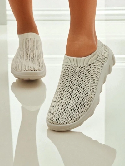 Damskie slip-ony Arete Beżowe, oddychające sneakersy z tkaniny
