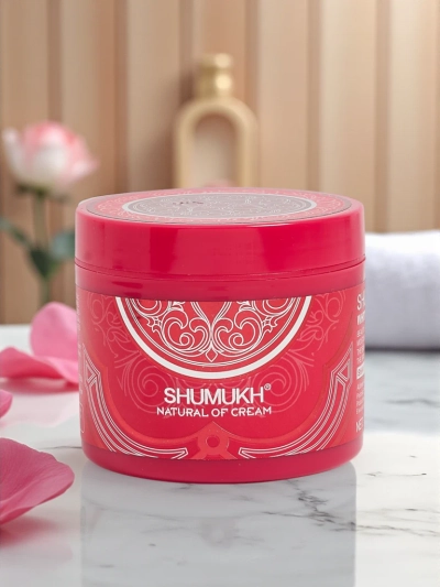 Krem do twarzy i szyi z efektem rozjaśnienia i nawilżenia Deep Pink