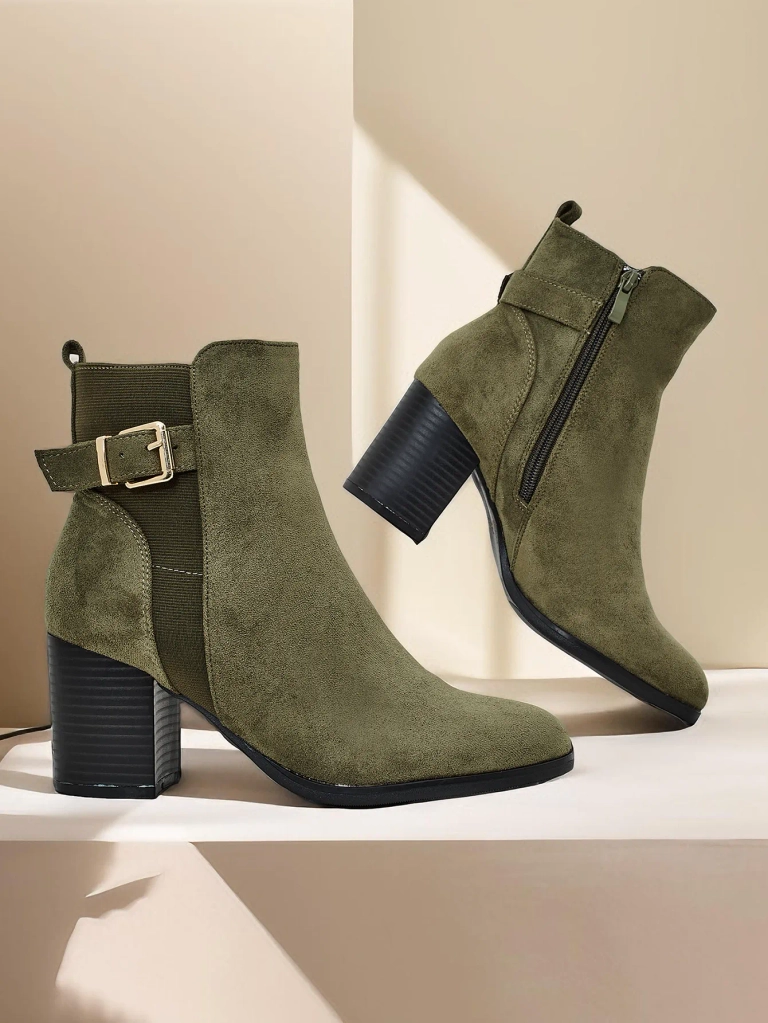 Cizmele de glezna pentru femei Royalfashion pe un butonest Vierod