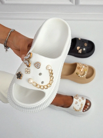 Royalfashion Sandale de damă din cauciuc cu ornamente Slash Glam