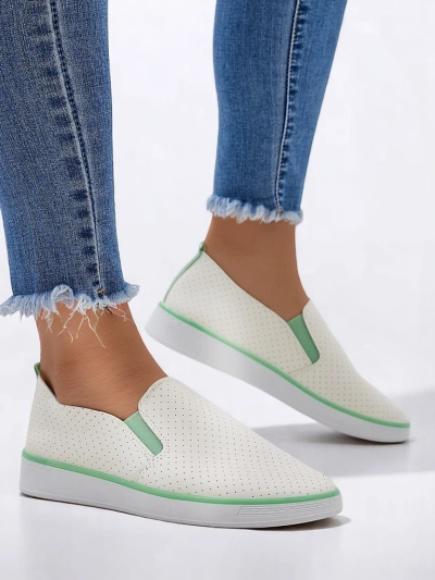 Pantofii slip-on perforați Royalfashion pentru femei Kassias