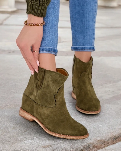 Cizme Royalfashion cu stil cowboy pe un toc acoperit cu platformă Patorias