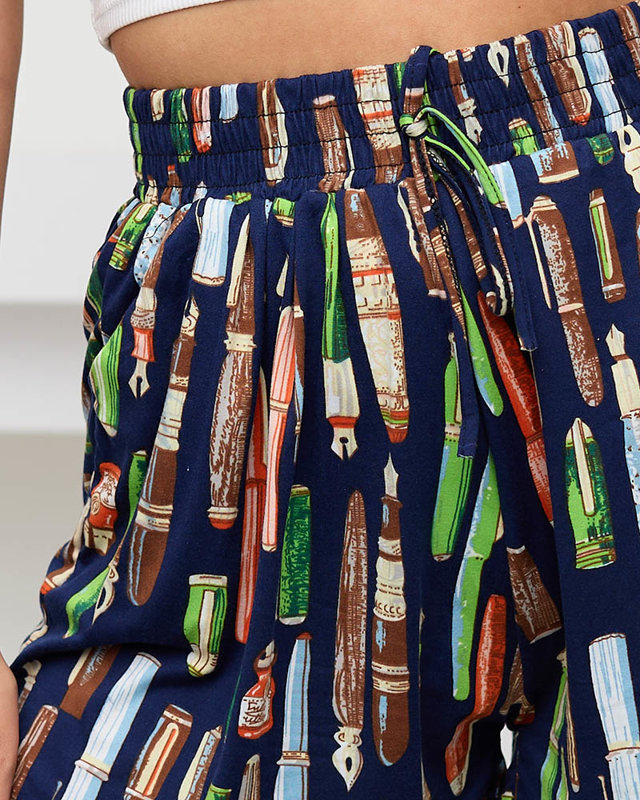 Pantaloni scurți de damă cu model verde neon - Îmbrăcăminte