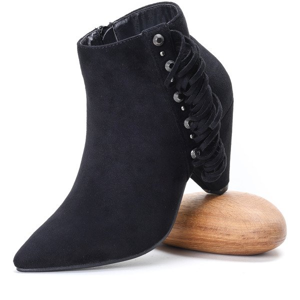 Czarne botki na trójkątnym obcasie Madelynn - Obuwie