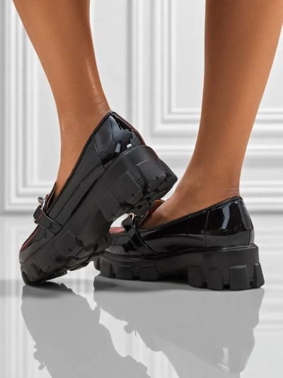 Loafers Hera Nero fu uma meki fu lakleri èkoloku nanga dyensi, pringi