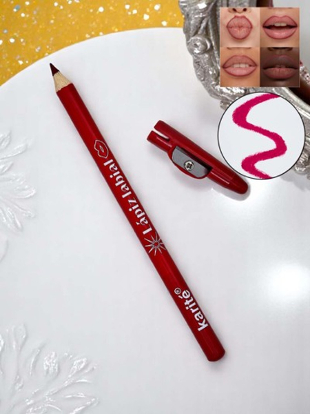 Creion de buze cu ascuțitoare în nuanța roșu vin