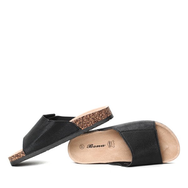 Czarne klapki na rzepy z eko skóry Lindsey- Obuwie