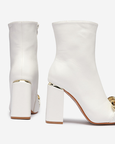 OUTLET Cizme cu toc înalt pentru femei albe cu ornamente aurii Amiop- Footwear