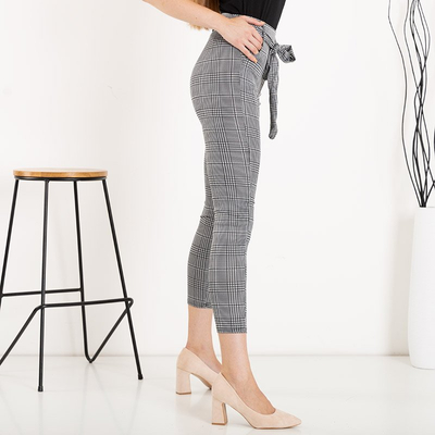 Pantaloni de piele de vară pentru femei, negri și albi, cu centură - Pantaloni